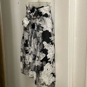 Gorgeous floral skirt. Style Gianna. Size xl.  Sheer with black lining.
